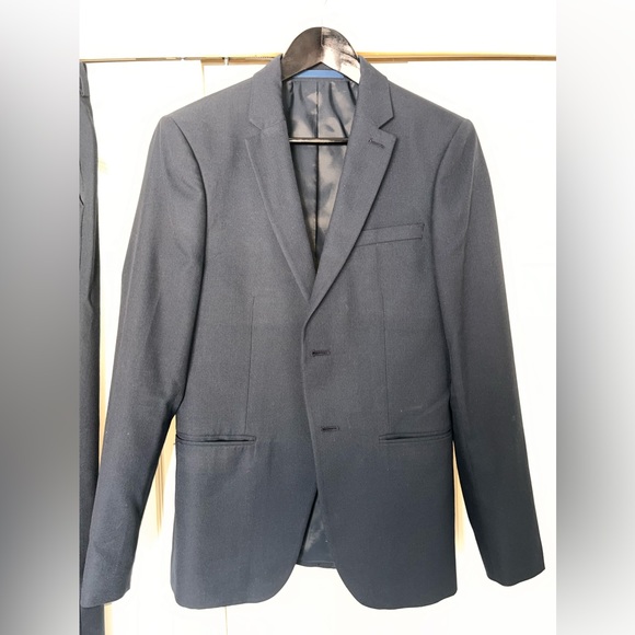 Navy Blue Men’s Suit - Picture 2 of 7